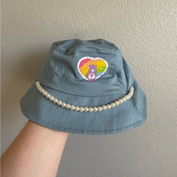 SHEIN Blue Bucket Hat with Bear and Pearl Detail - Picture 2 of 4